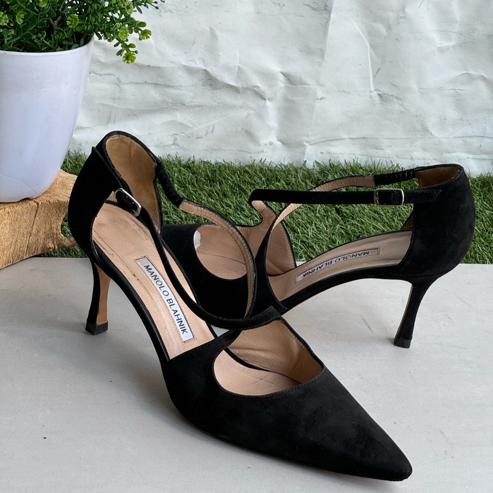 Manolo Blahnik Navy Suede Women's Heels size 39 US 9